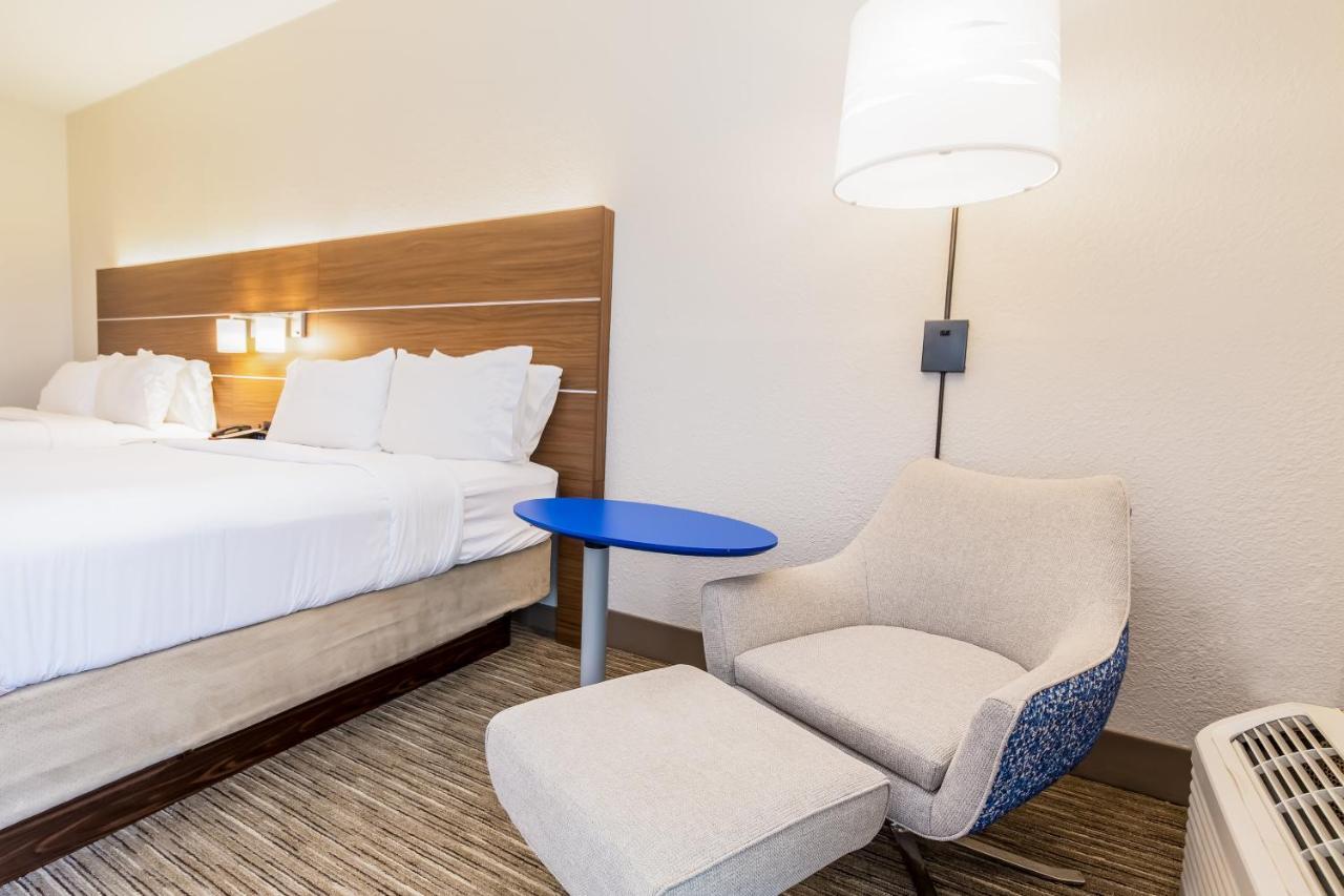Holiday Inn Express Orange Beach - On The Beach By Ihg Exterior photo